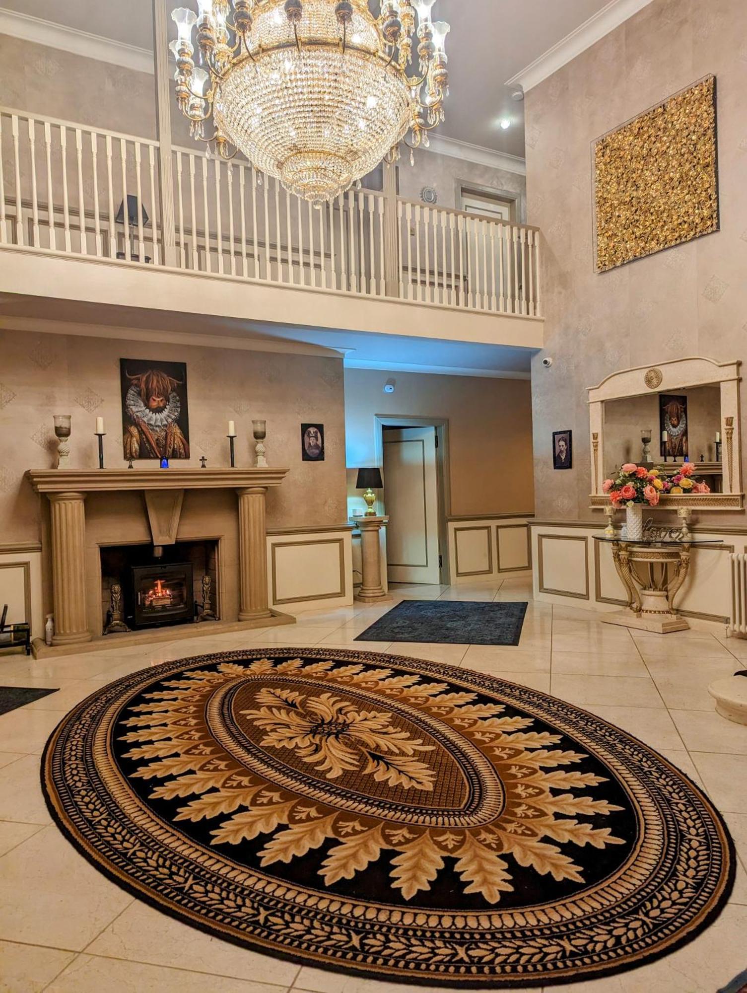 Finn Village - Loch Lomond Villa B&B - Black Room With Jacuzzi-Style Bath Glasgow Exterior foto